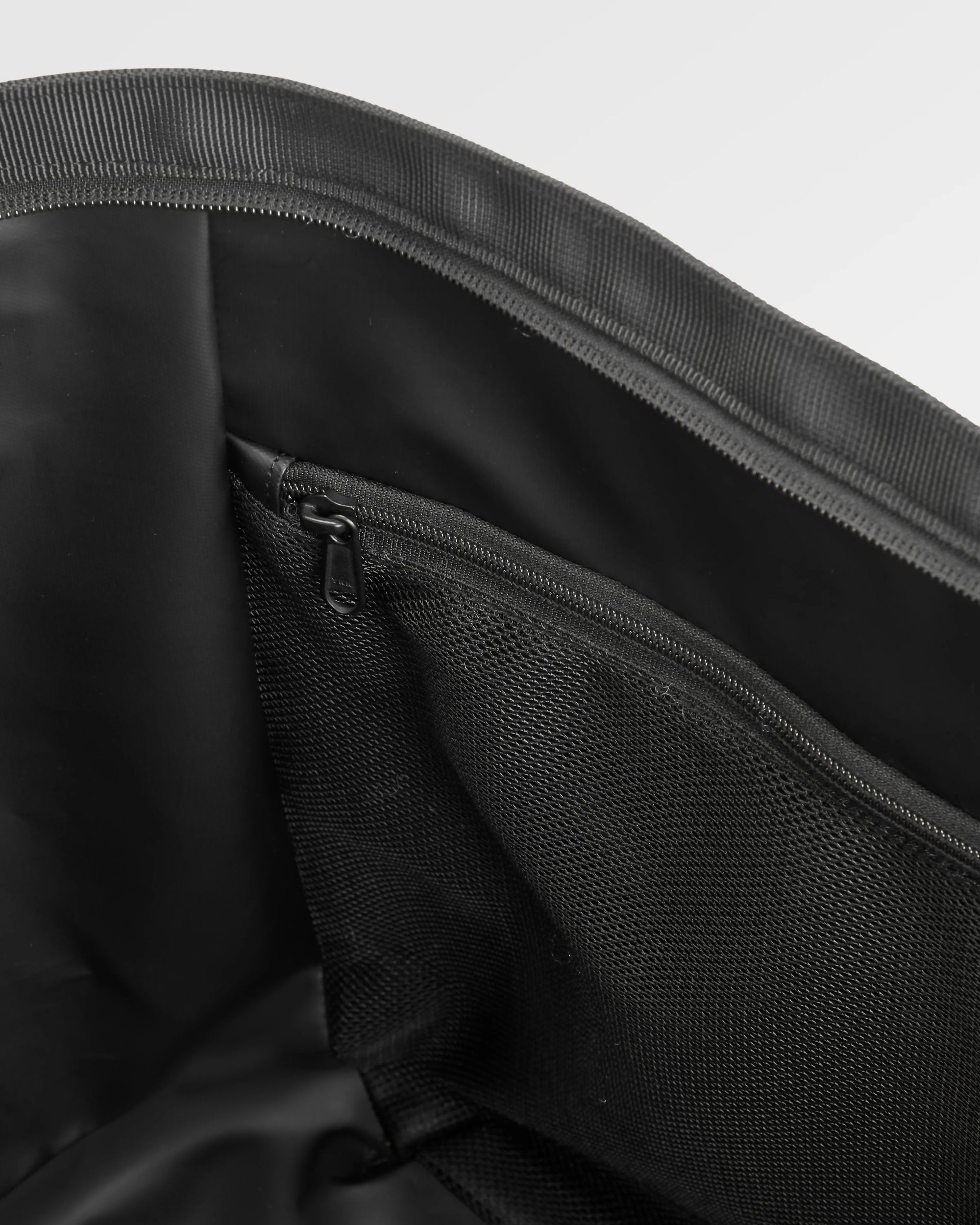 Boondocker Gear Tote 48L - Black