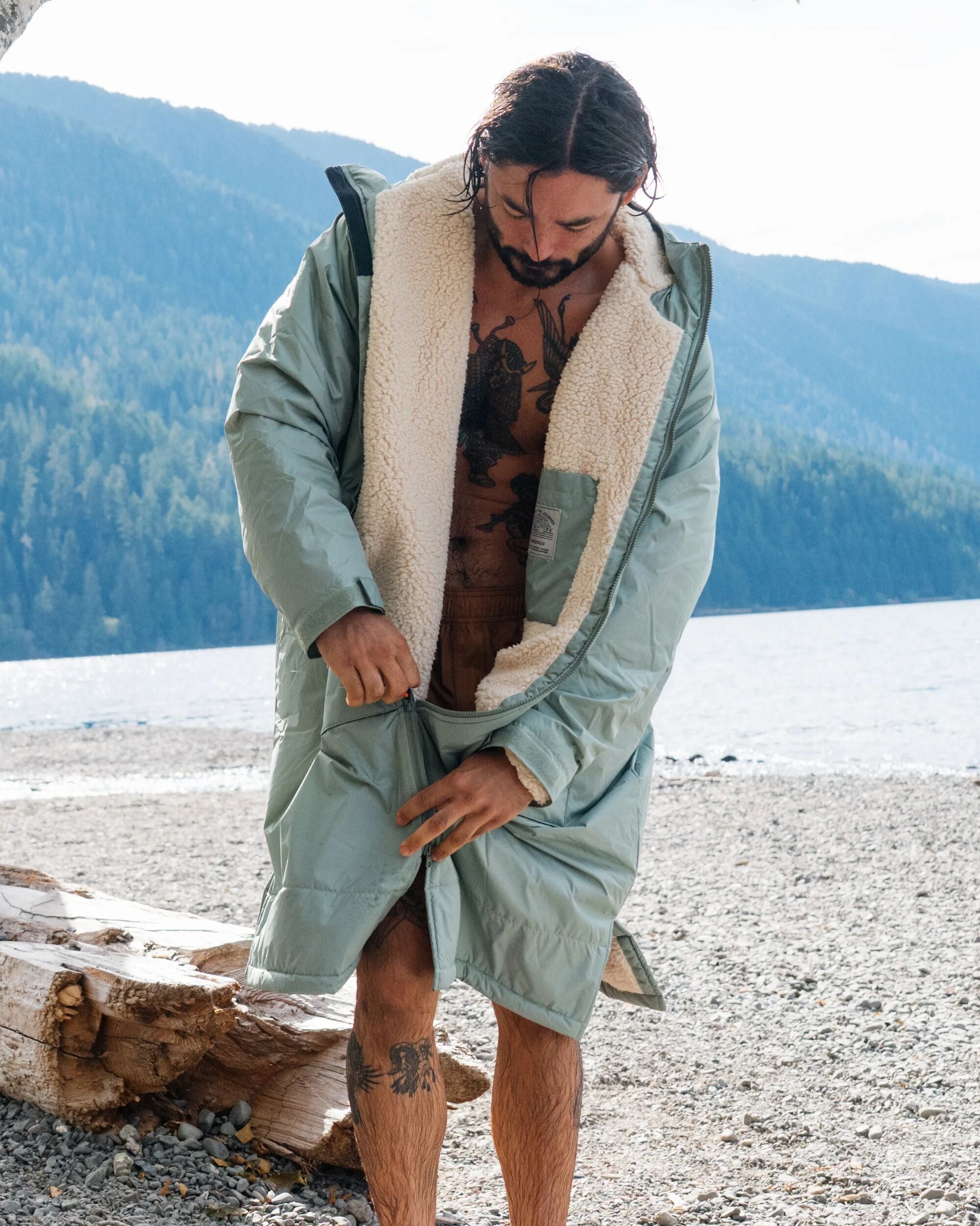 Escapism Recycled Sherpa Lined Changing Robe - Pistachio