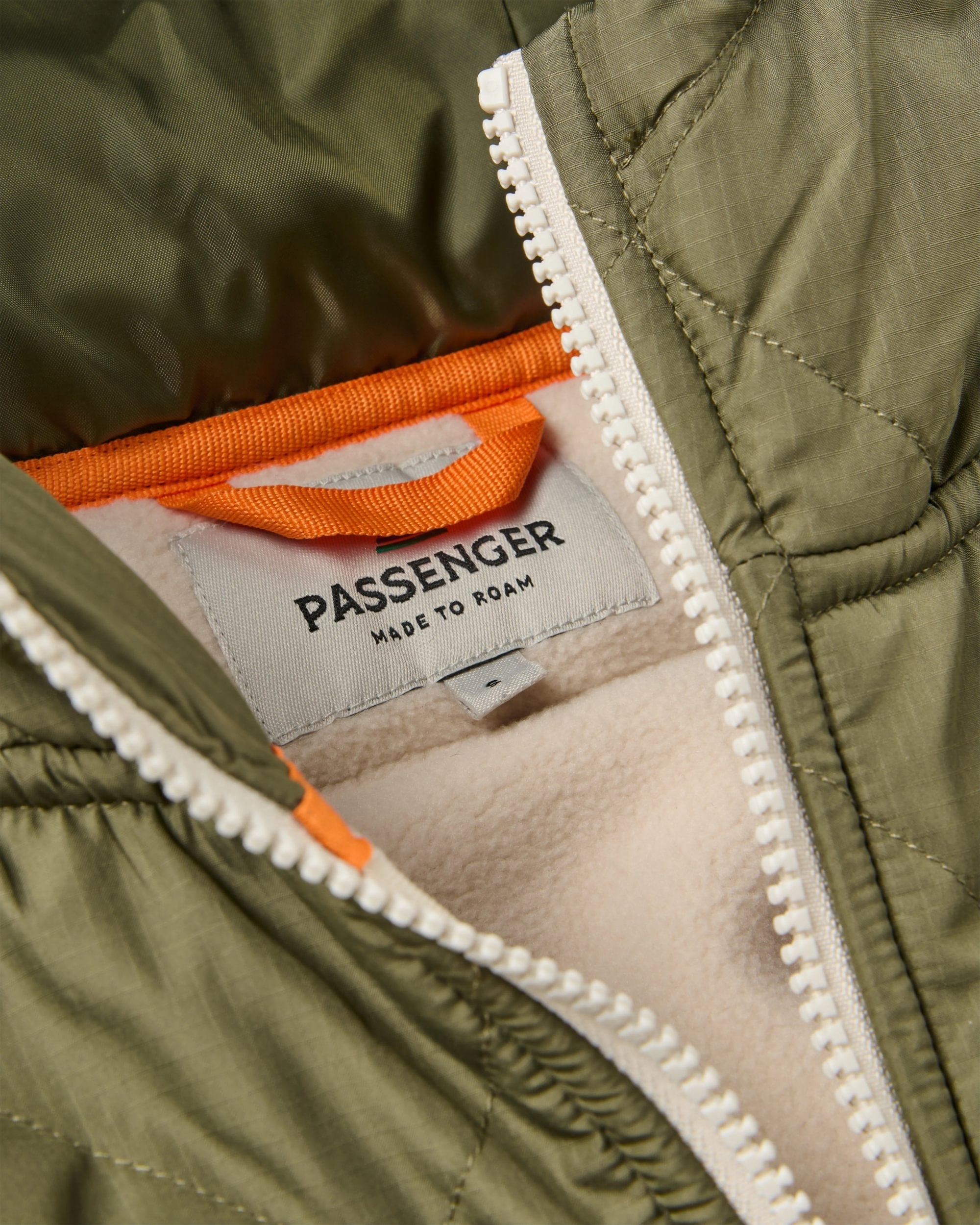 Beaumont Recycled Sherpa Hooded Fleece - Vintage White