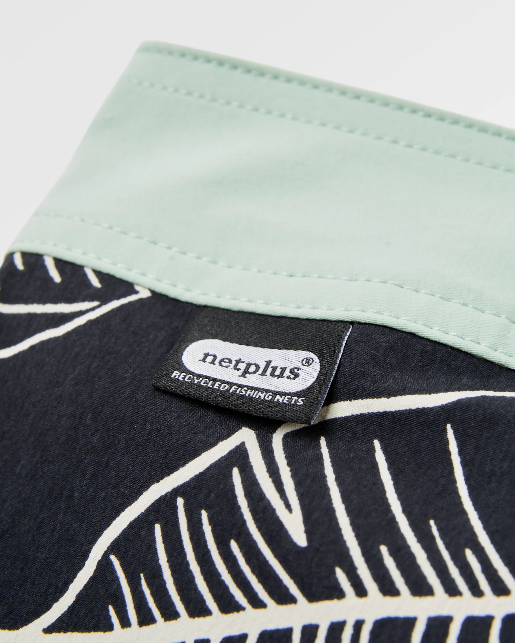 Cruiser Netplus® Recycled 21" Boardshort - Palm Faded Black
