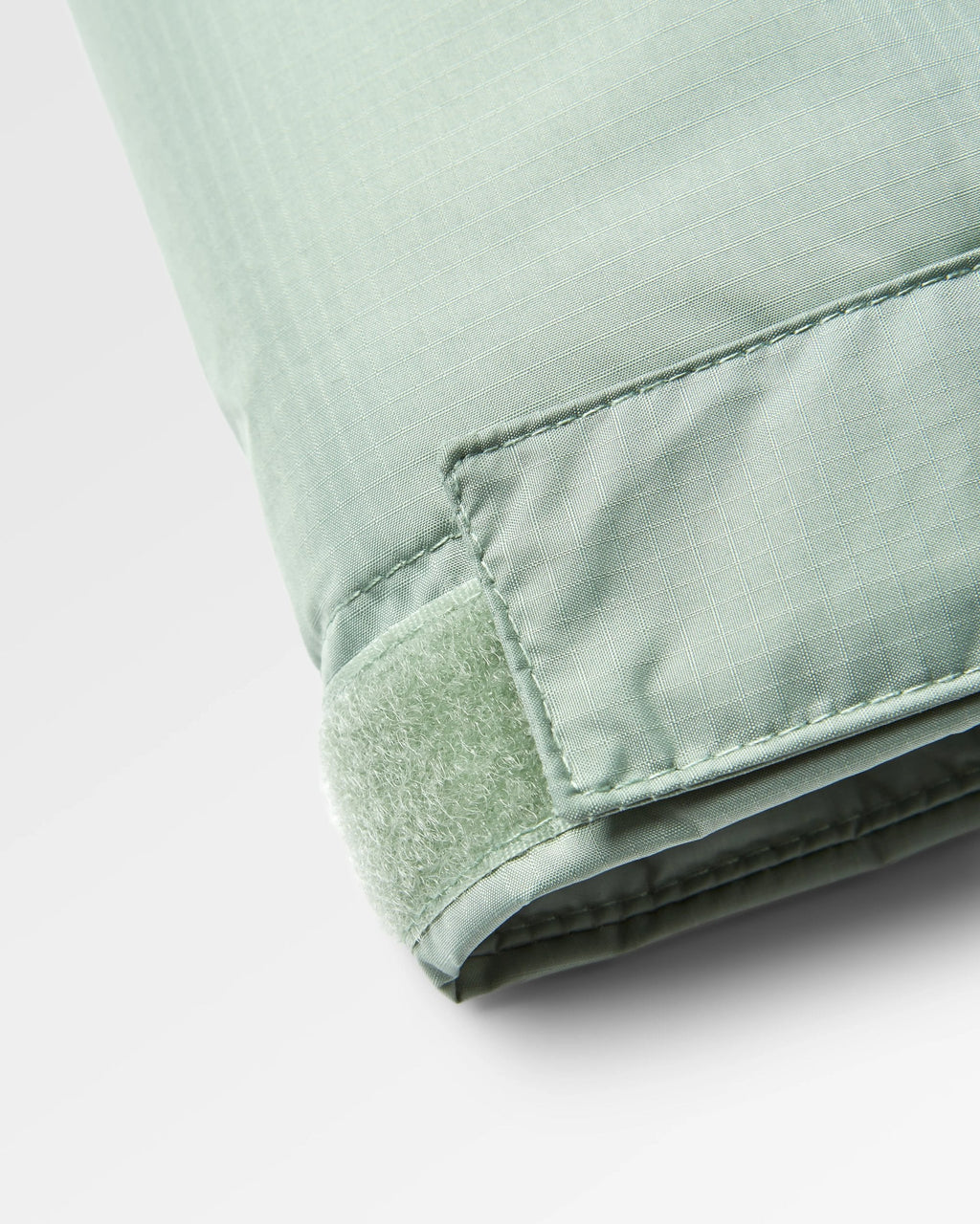 Escapism Recycled Sherpa Lined Changing Robe - Pistachio