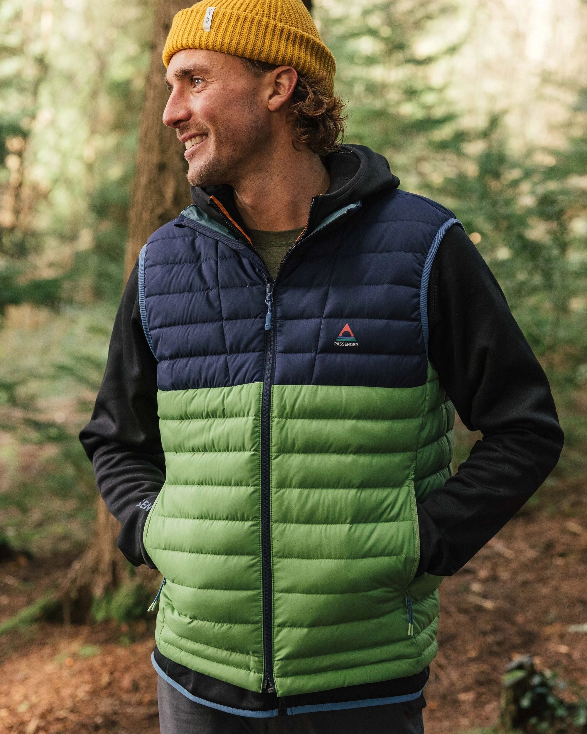 Ashland Down Recycled Gilet - Rich Navy/Pear Green