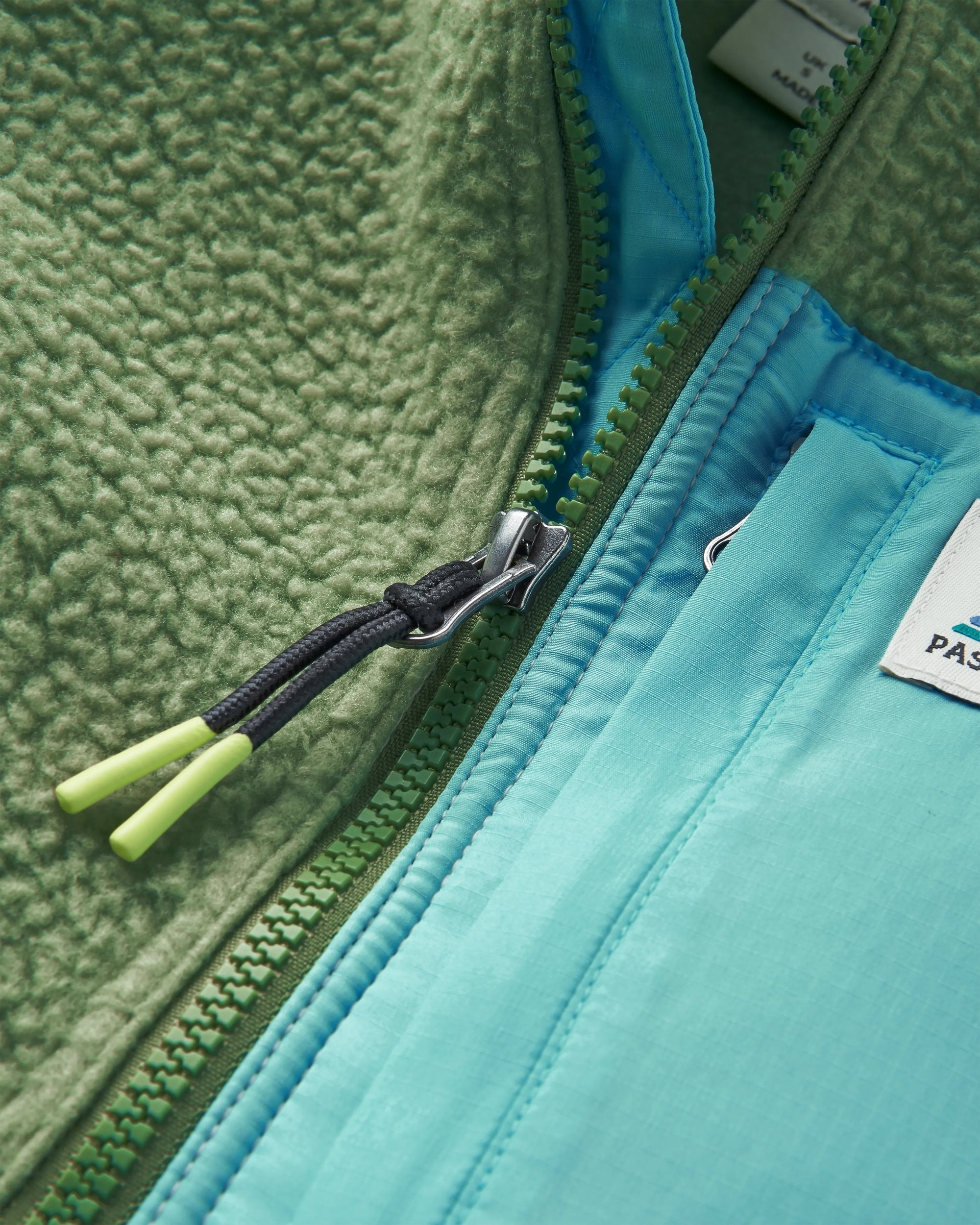 Fairbanks Recycled Sherpa Gilet - Stem Green/Vintage White