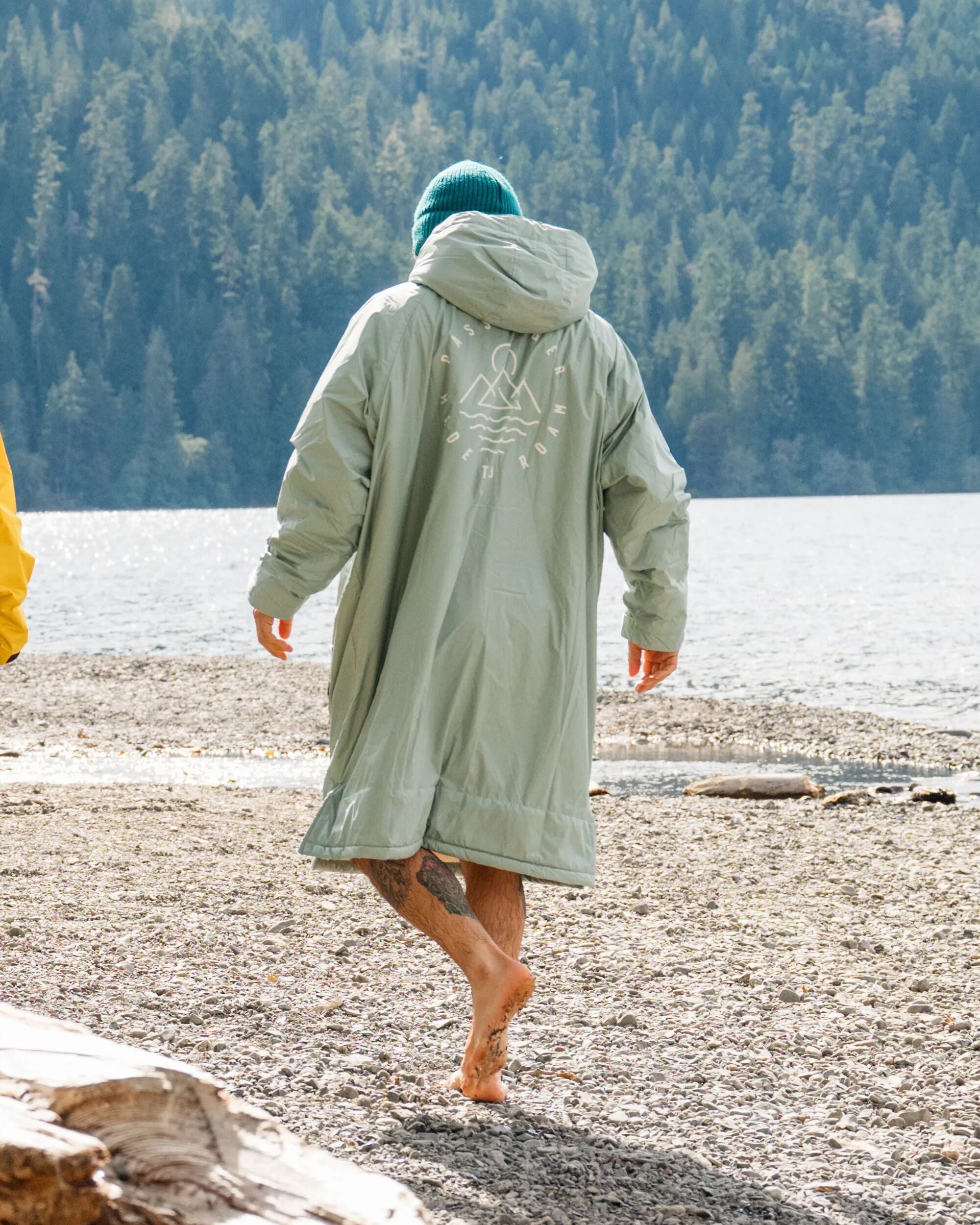 Escapism Recycled Sherpa Lined Changing Robe - Pistachio