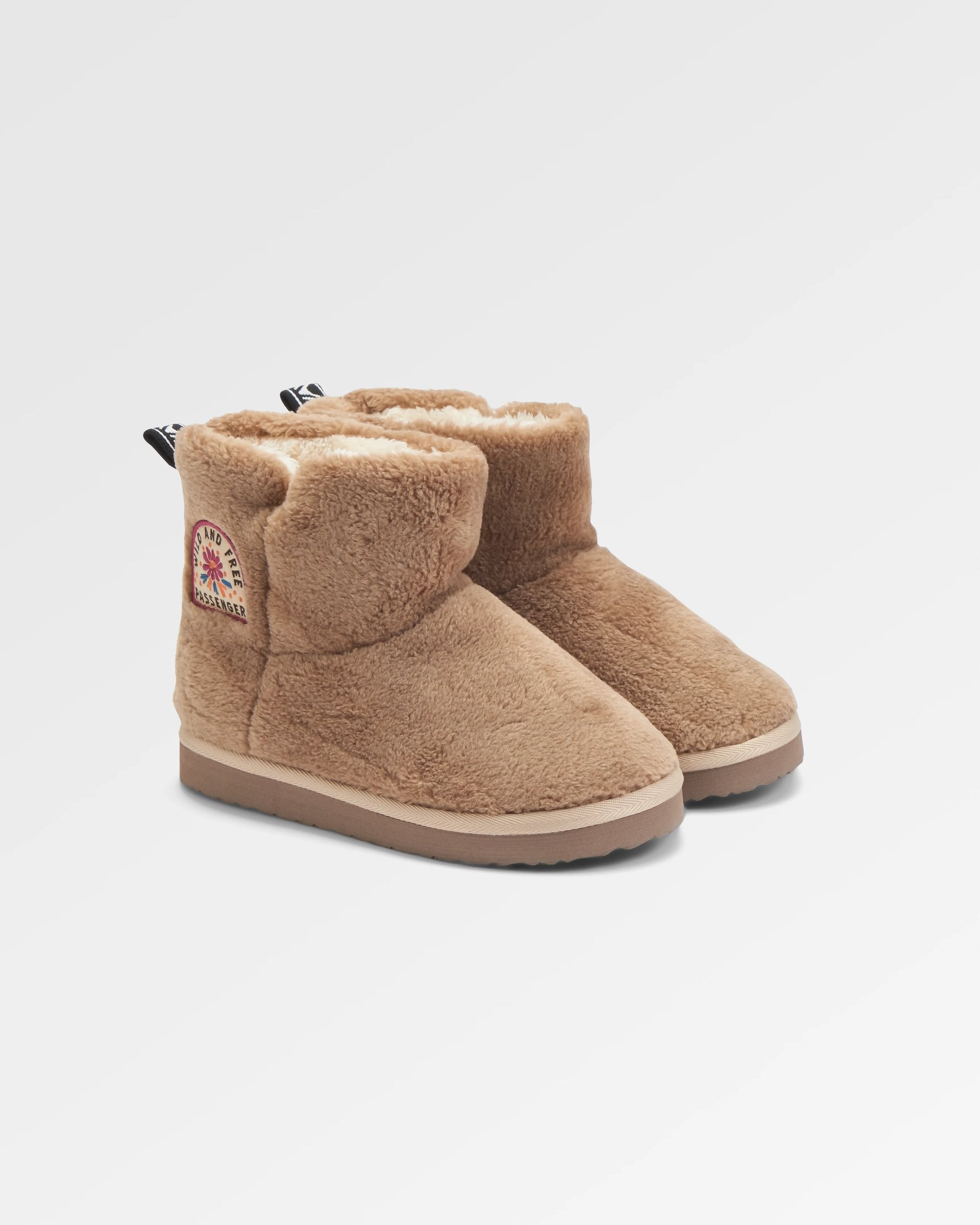 Hideaway Hut Sherpa Fleece Slipper - Biscuit