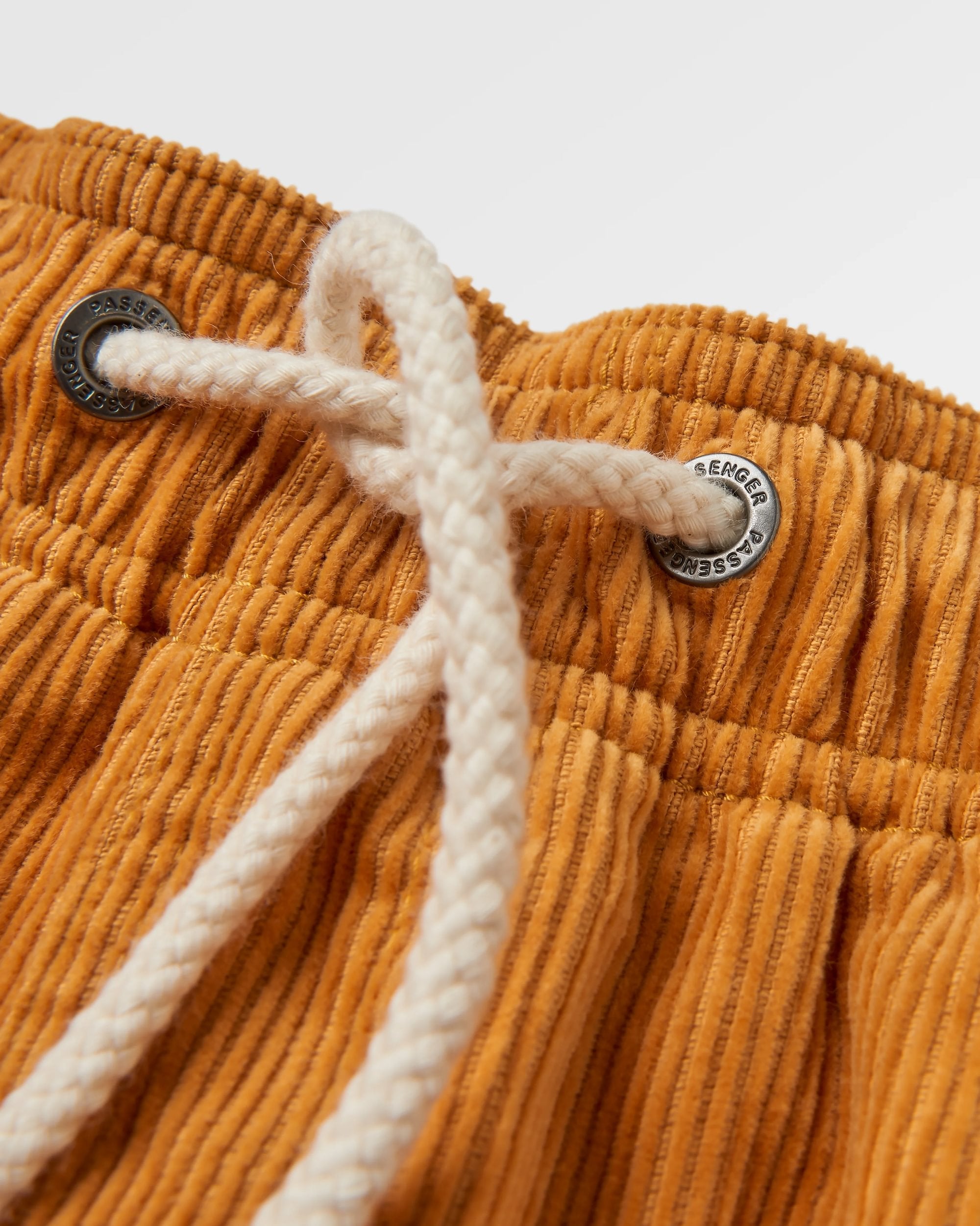 Drifter Cord Short - Spruce Yellow