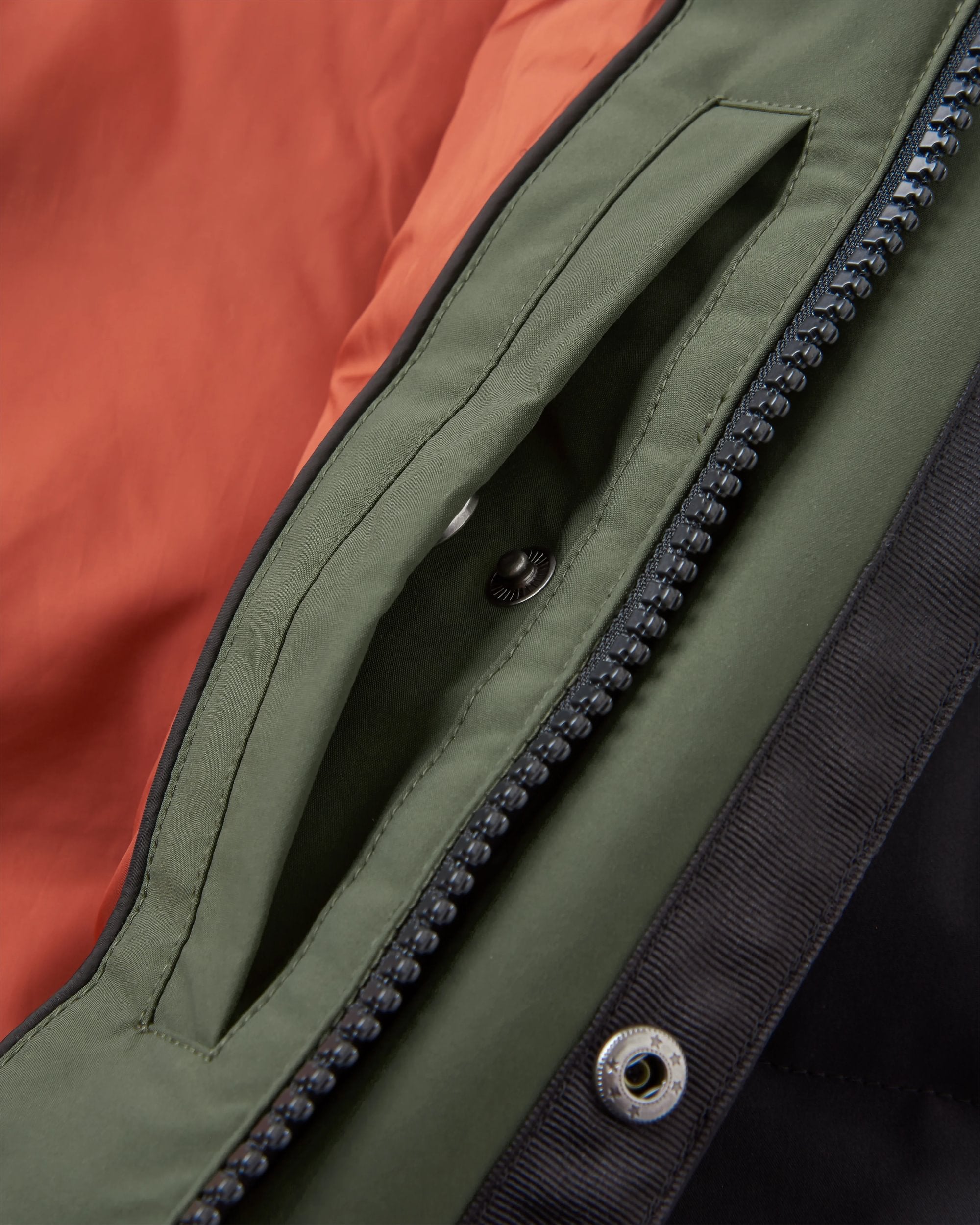 Baltic Recycled Insulated Gilet - Black/Khaki