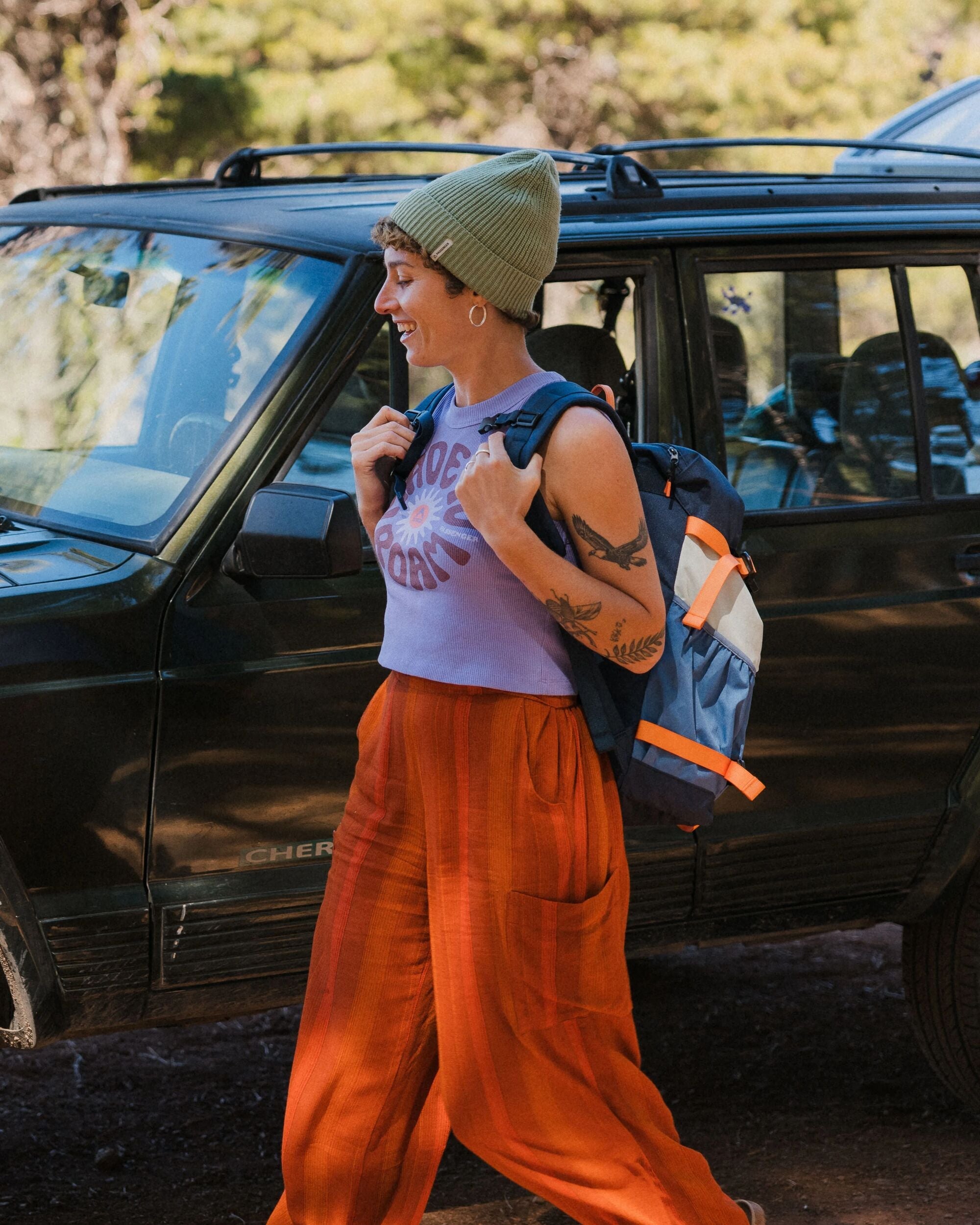 Easy Days Ribbed Graphic Cropped Vest - Retro Purple