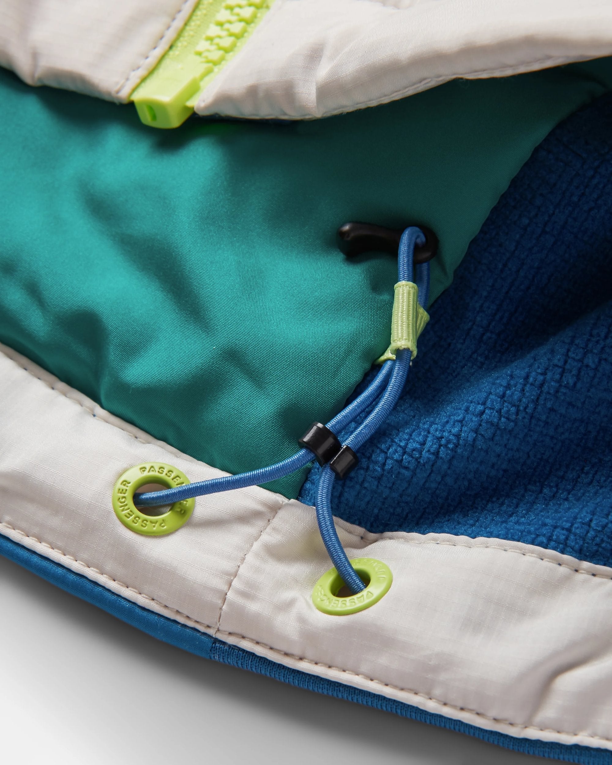 Daybreak Lightweight Recycled Thermore® Insulated Jacket - Tidal Blue/Blue Steel/Birch