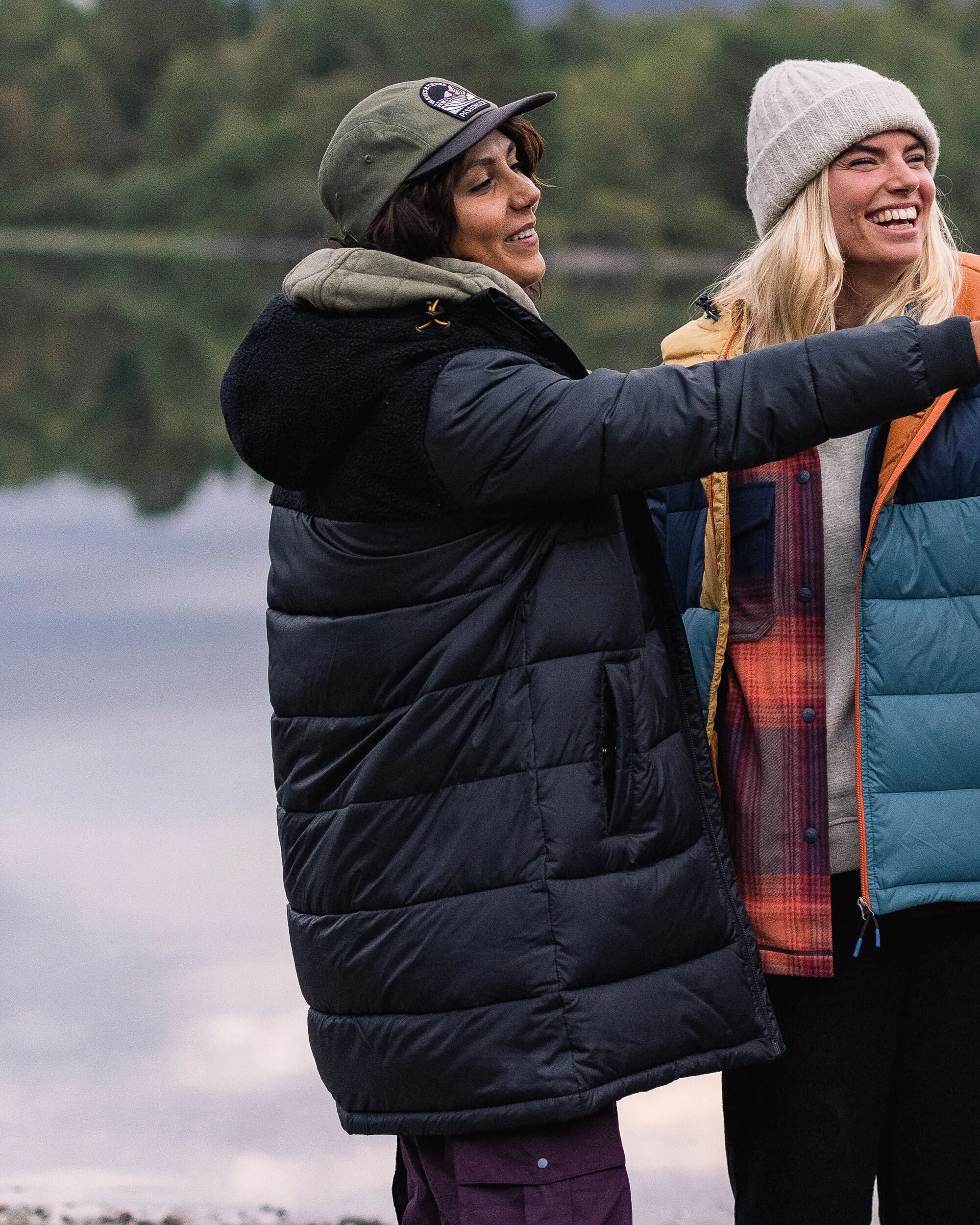Elowen Hooded Recycled Insulated Jacket - Black