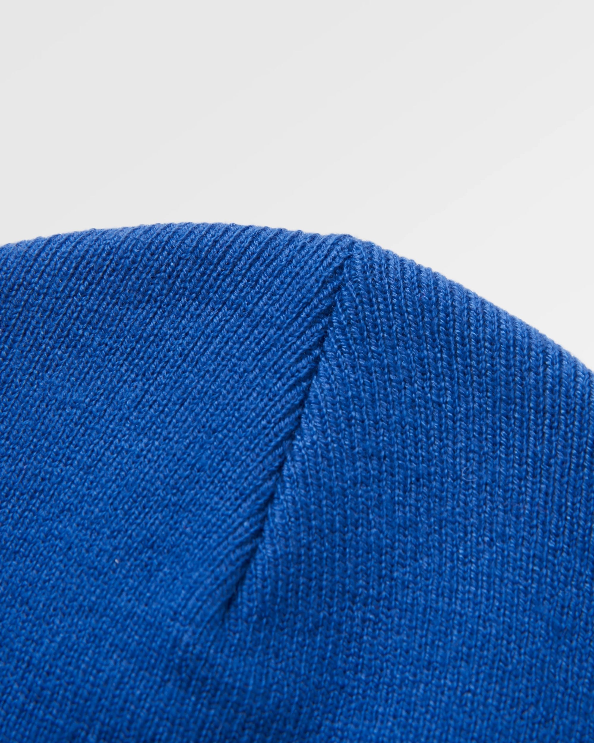 Core Recycled Low-Top Beanie - Electric Blue