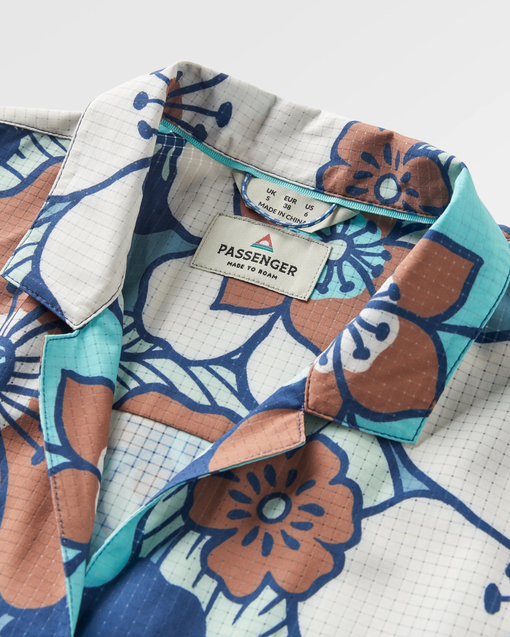 365 Recycled Active Boxy Shirt - Vintage Floral Aqua