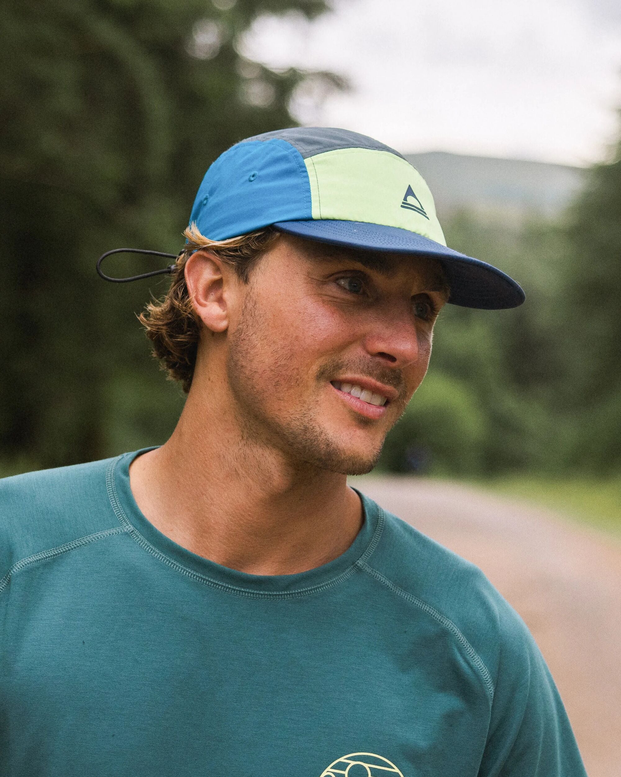 Emerge 5 Panel Trail Cap - Bluejay Multi