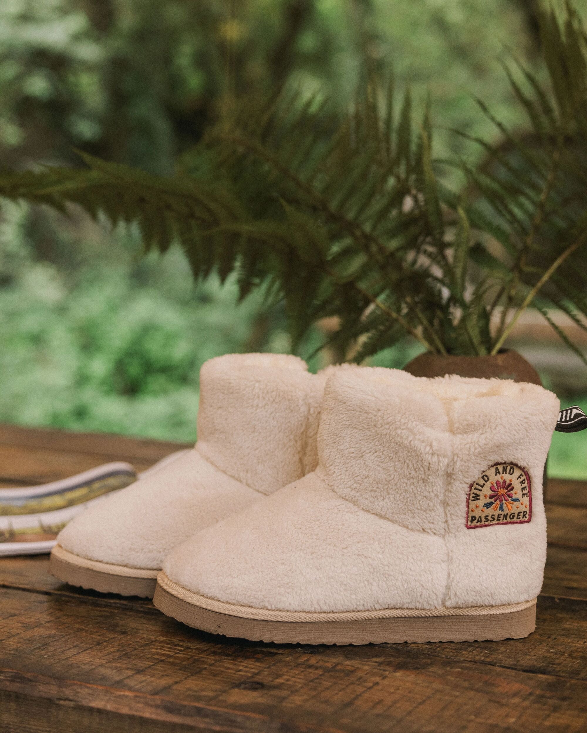 Hideaway Hut Sherpa Fleece Slipper - Birch