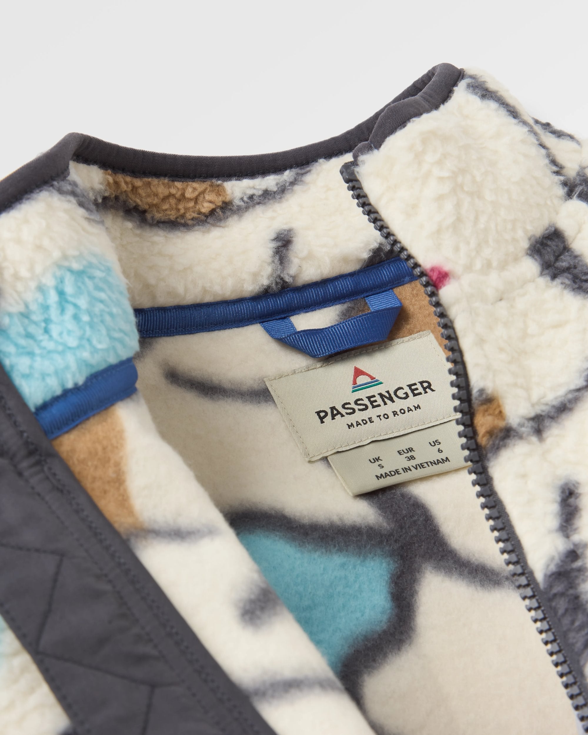 Fairbanks Full Zip Recycled Sherpa Fleece - Abstract Trails Off White