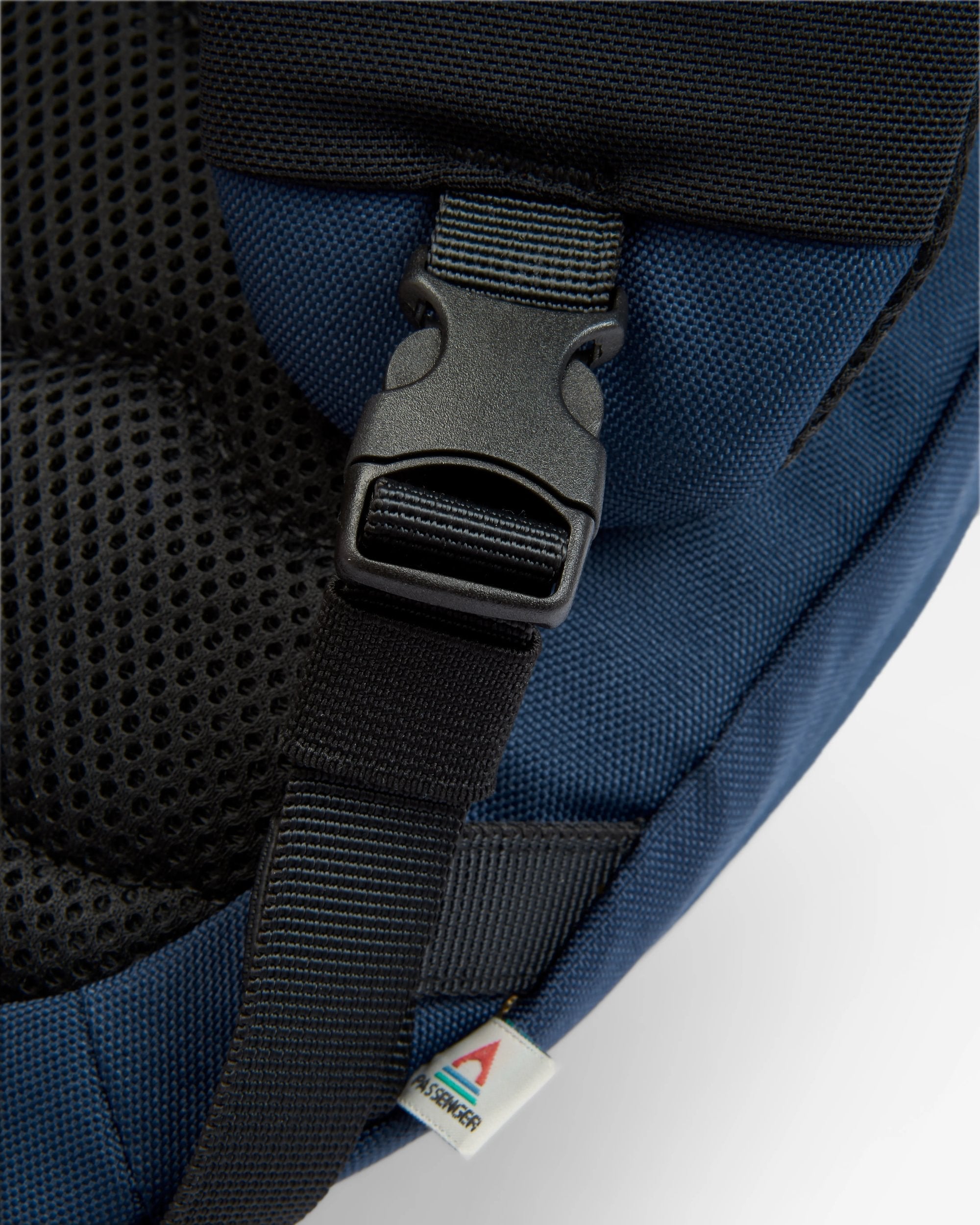 Boondocker Recycled Sling 8L - Rich Navy/Surf Spray/Moonlight Blue